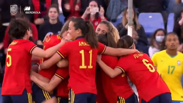  Alexia Putellas' free-kick goal vs Brazil